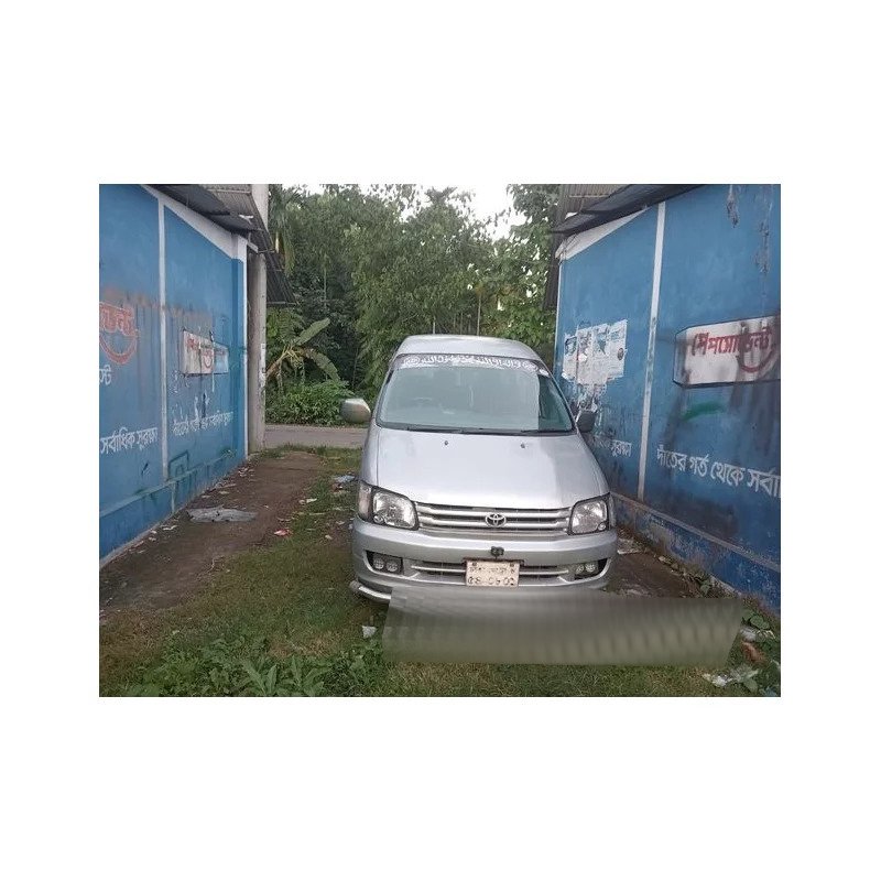 Toyota Noah 1997 Silver