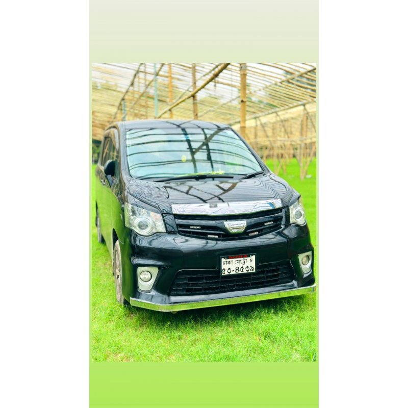 Toyota Noah 2007