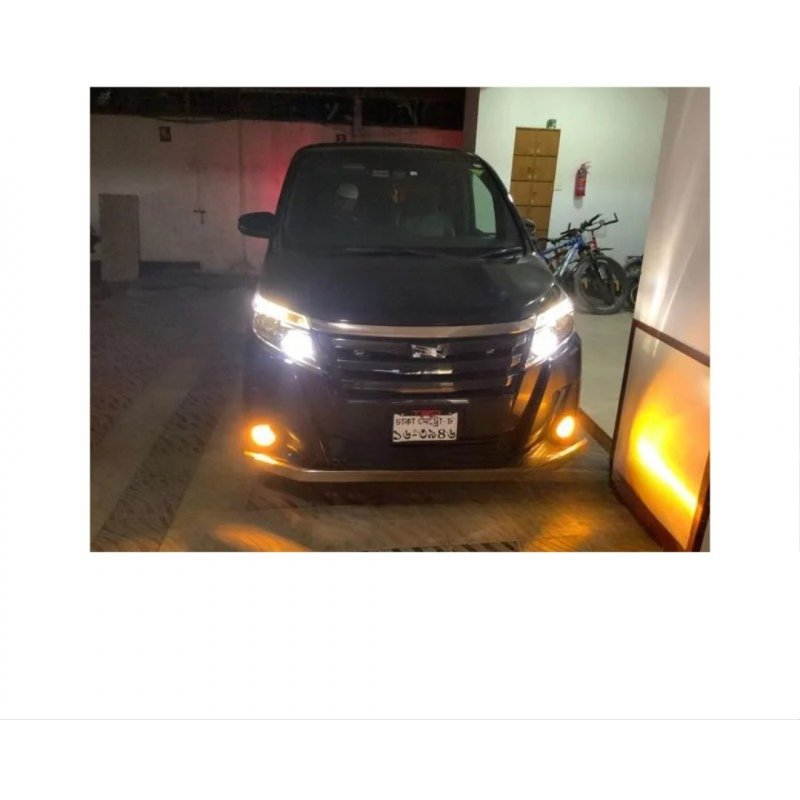 Toyota Noah WXB Non Hybrid 2016