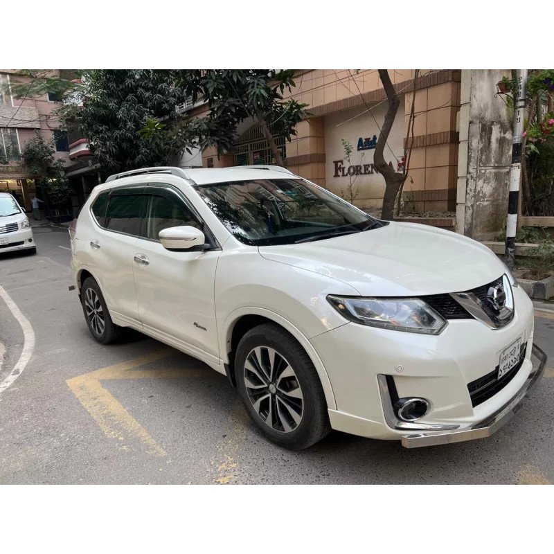 Nissan X-Trail White 2015