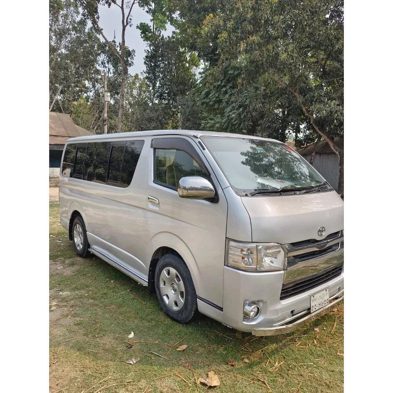 Toyota Hiace 2010