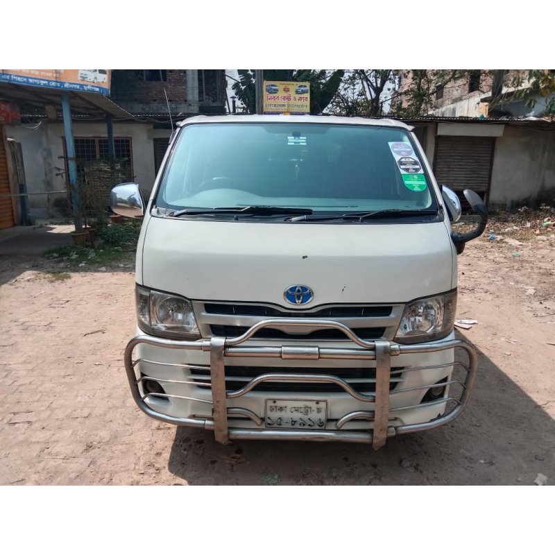 Toyota Hiace GL 2011