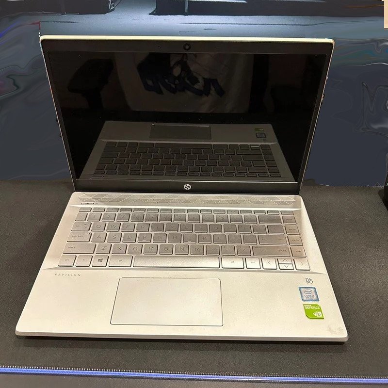 HP Pavilion 14-ce1xxx Core i5 8th Gen 8GB / 256GB