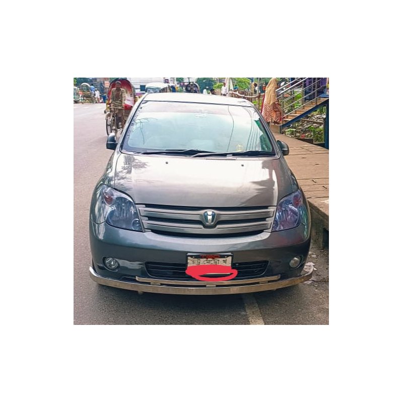Toyota IST 2004