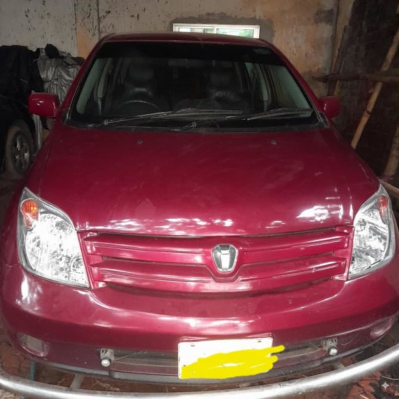 Toyota IST 2003