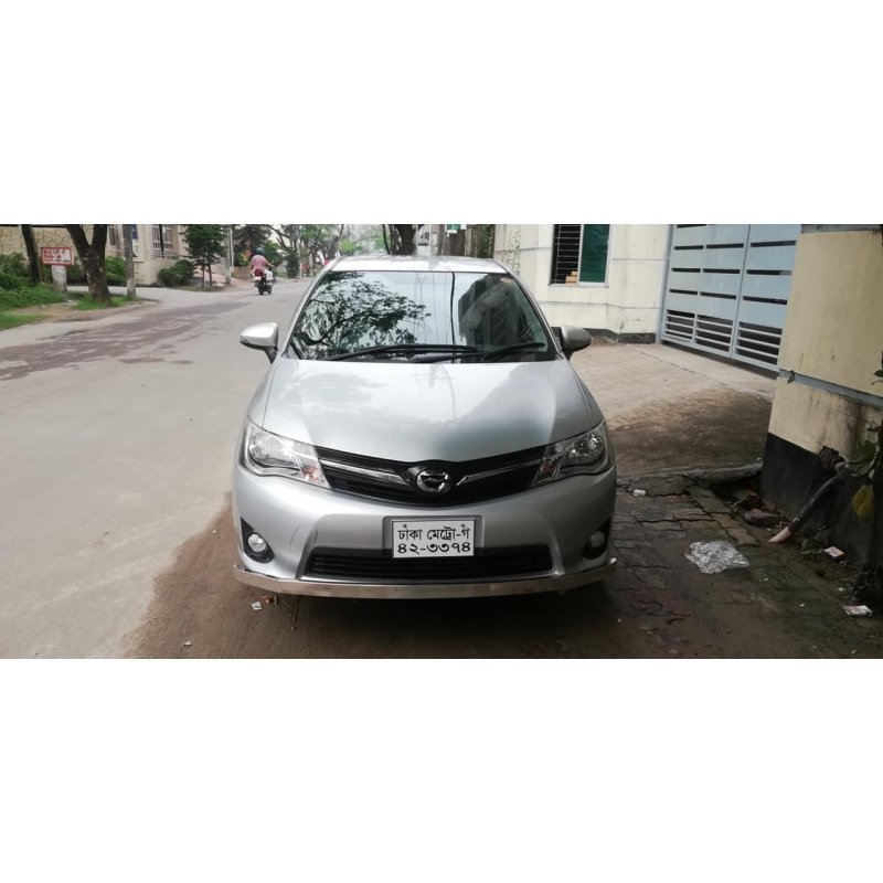 Corolla Fielder 2013