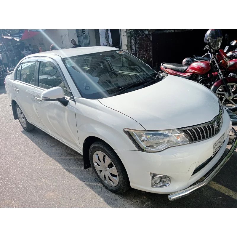 Toyota Axio 2013