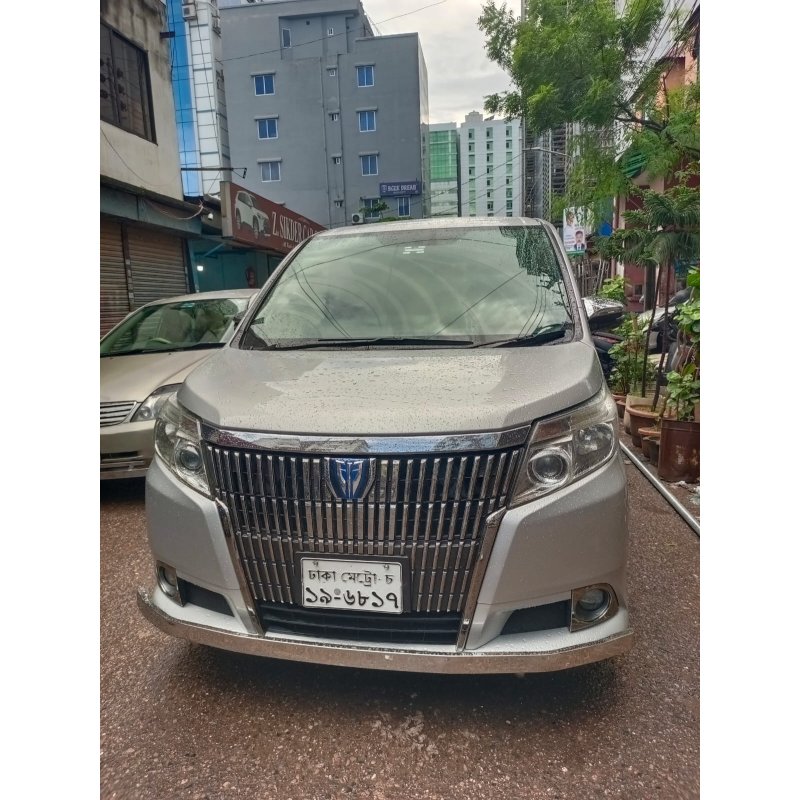 Toyota Esquire 2014