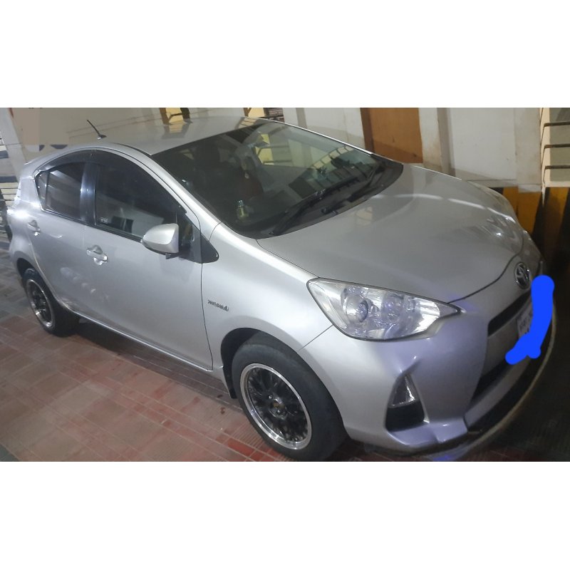 Toyota Aqua Silver 2013