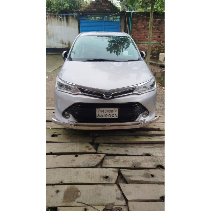 Toyota Axio Hybrid 2016