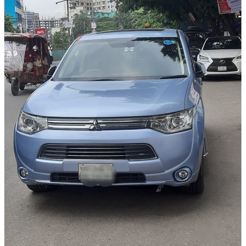Mitsubishi Outlander 2000cc 2013