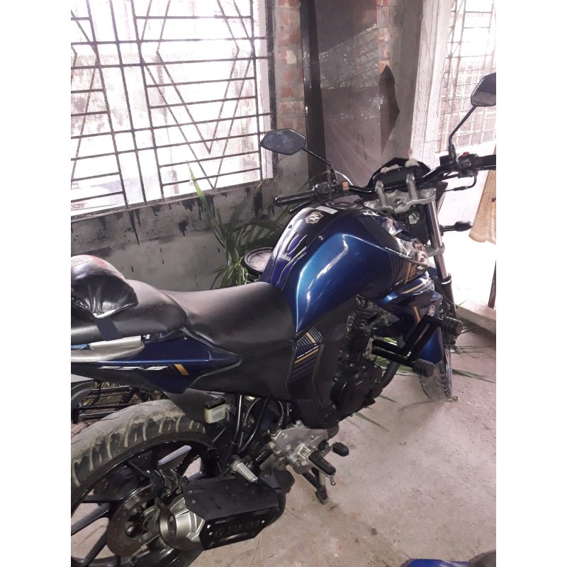 Yamaha FZS 2022