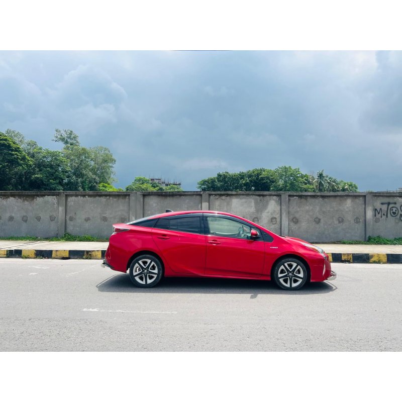 Toyota Prius S touring Selection 2018