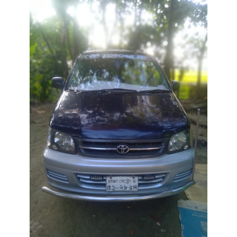 Toyota Noah 2000cc 1999