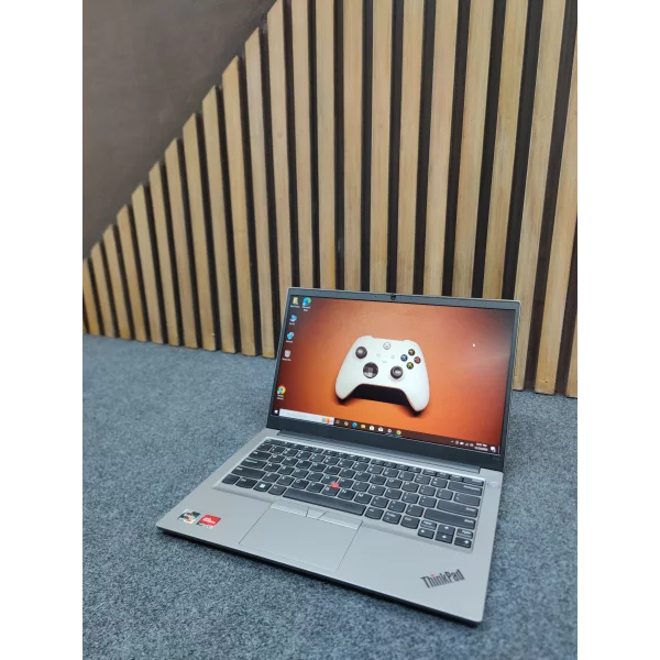Lenovo ThinkPad E14 G4 Ryzen 7 Pro 5825U 24GB RAM 1GB Dedicated