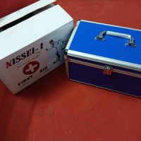 Nissel-1 13-Inch First Aid Kit