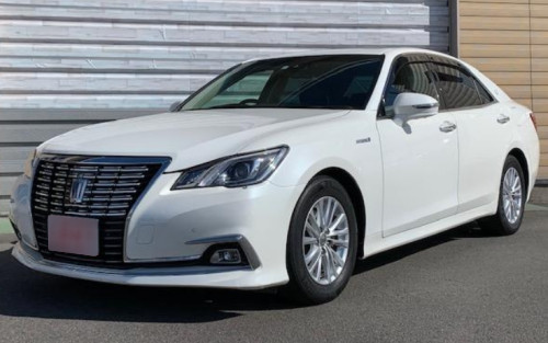 Toyota Crown Royal Saloon 2017