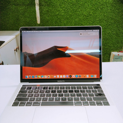 MacBook Pro Core i5-8259U 8th Gen 13.3" 16GB RAM (2019)