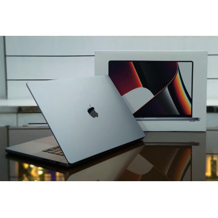 MacBook Pro M1 16GB RAM & 1TB SSD 2021