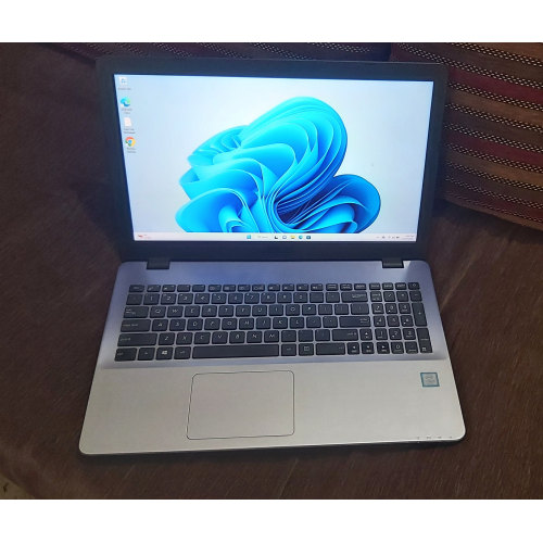 Asus X542UQ Core i5 7th Gen 8GB RAM 4GB GFX Laptop