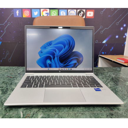 HP EliteBook 830 G9 Core i7 12th Gen 13.3"