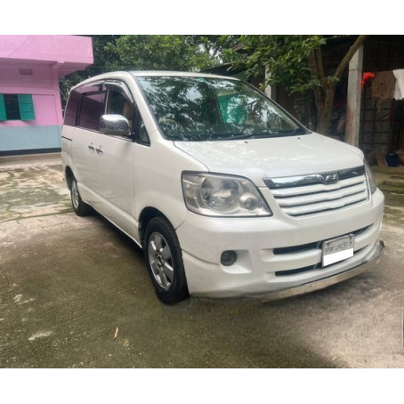 Toyota Noah X 2002