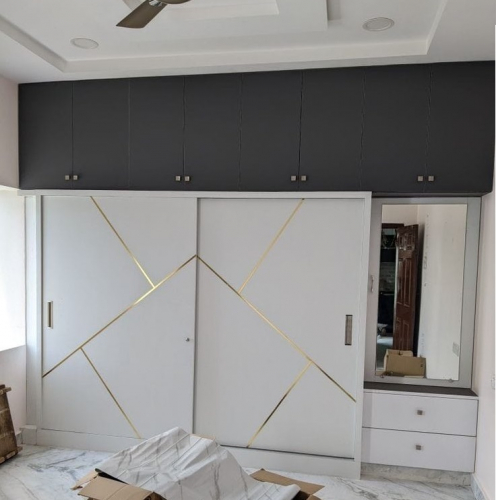 Aesthetic Cupboard Interior Design By Skilled Designer