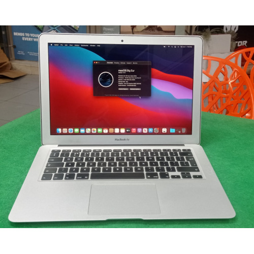 Apple MacBook Air A1466  Core i5 8GB RAM 256GB SSD