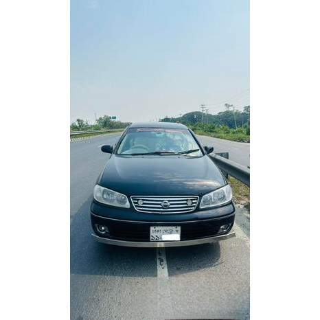 Nissan Sunny 2003 Black