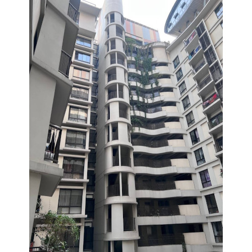 2050 Sqft Used Flat Sale at Banasree Main Road