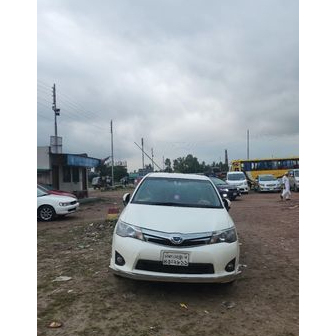 Toyota Fielder Hybrid 2014