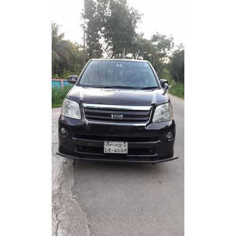 Toyota Noah X 2000cc 2006