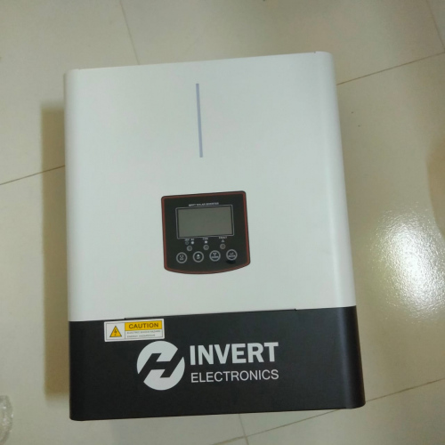 12V 1.5Kw Hybrid Off-Grid Solar Inverter with Wi-Fi