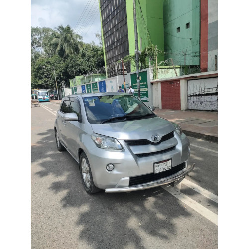 Toyota IST 2009