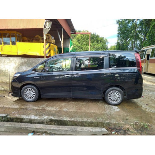 Toyota Noah Non-Hybrid 2016