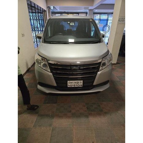 Toyota Noah X 2017 Silver