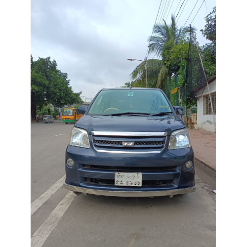 Toyota Noah X 2005