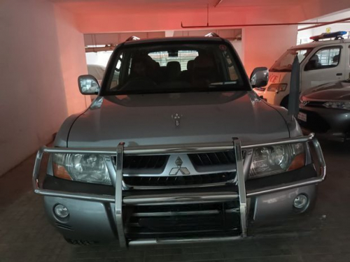 Mitsubishi Pajero 2004