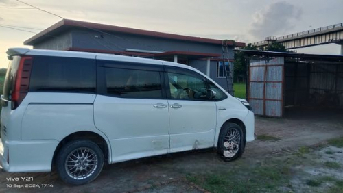 Toyota Noah 2016