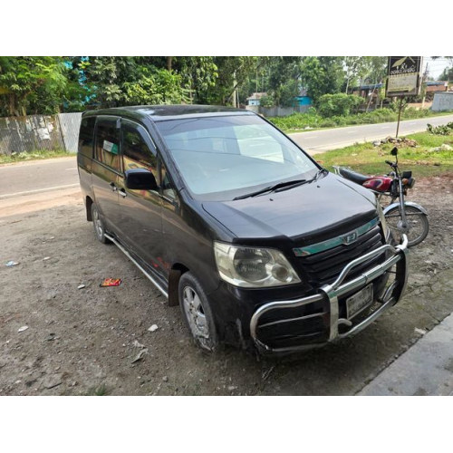 Toyota Noah X 2002