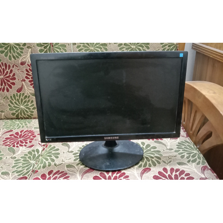 Samsung SyncMaster S19A300N 18.5 inch LED Monitor