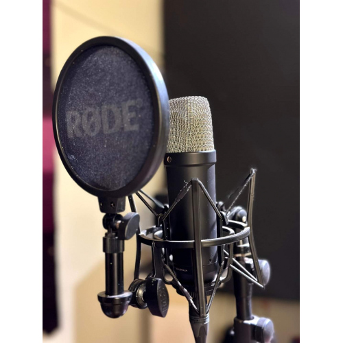 RODE NT1 5th Generation Studio Condenser Microphone