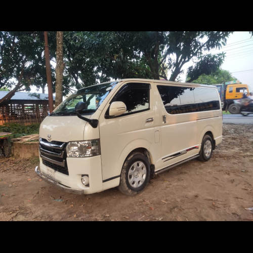 Toyota Hiace Super GL Dual AC 2015