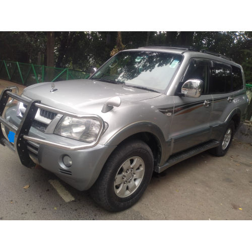 Mitsubishi Pajero 2004