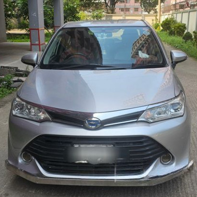 Toyota Axio Hybrid 2015