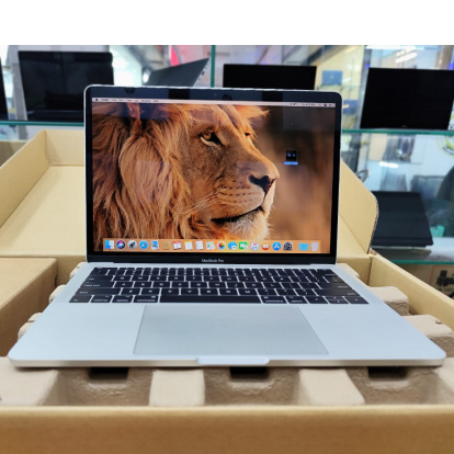 Apple MacBook Pro Core i5 256GB SSD 2017