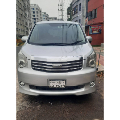 Toyota Noah X Edition 2010