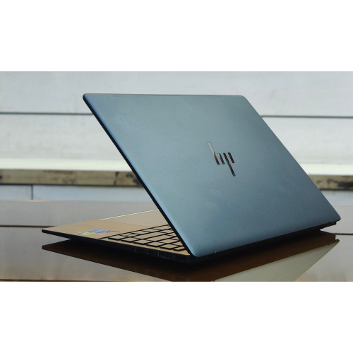 HP Pavilion Plus 14-eh1008ns i7 13th 14" 2.8K OLED