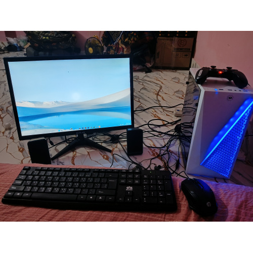 Gaming PC with Ryzen 5 2400G 8GB RAM 22" LED