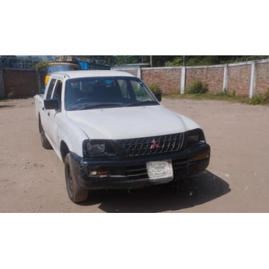 Mitsubishi l200 2003